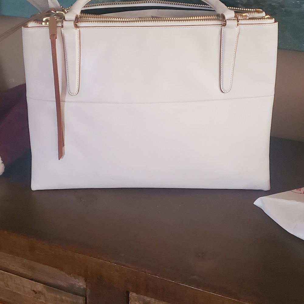 Coach Weekend Borough Bag. White with beige Edge Paint. (NWT) - Picture 7 of 8